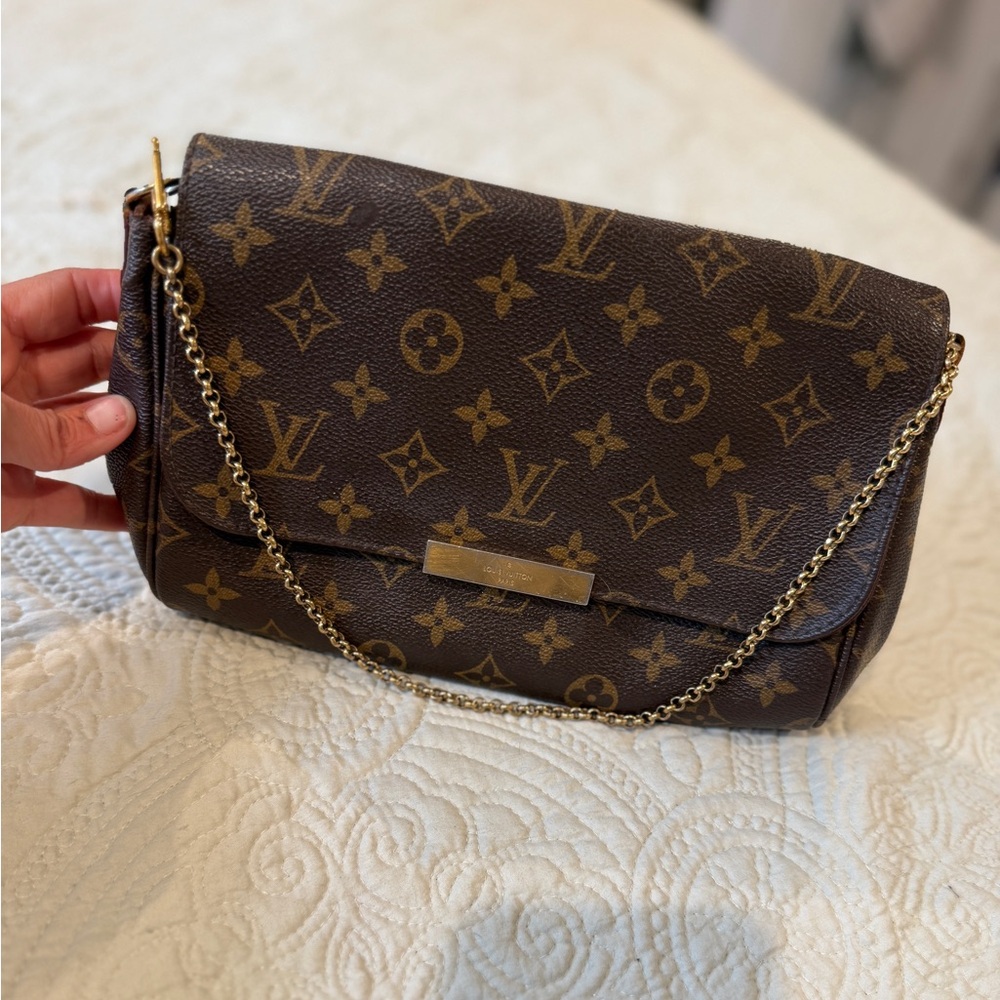 Louis Vuitton Favorite Handbag Monogram Canvas
PM Brown update * no chain*